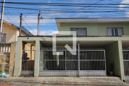 Casa à venda com 301m², 2 quartos e 4 vagasFachada