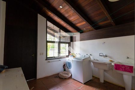 Casa à venda com 2700m², 6 quartos e 2 vagasÁrea de Serviço