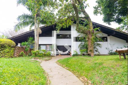 Casa à venda com 2700m², 6 quartos e 2 vagasFachada