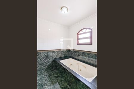 Casa à venda com 314m², 3 quartos e 3 vagas Casa à venda com 314m², 3 quartos e 3 vagasBanheiro da suíte 1