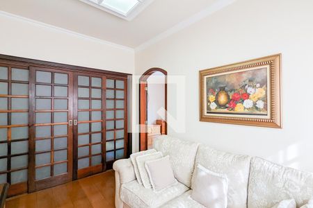 Casa à venda com 314m², 3 quartos e 3 vagas Casa à venda com 314m², 3 quartos e 3 vagasSaleta