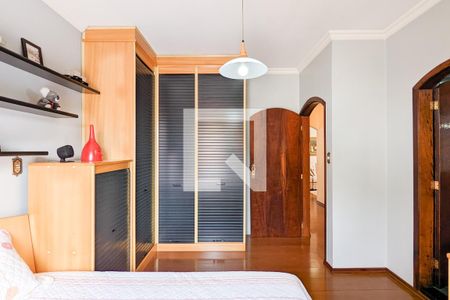 Casa à venda com 314m², 3 quartos e 3 vagas Casa à venda com 314m², 3 quartos e 3 vagasQuarto