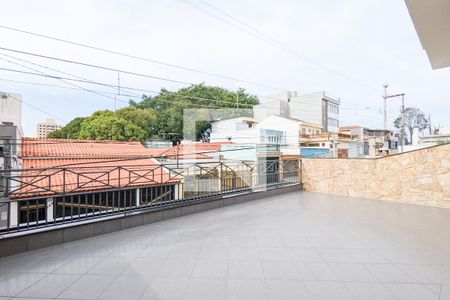 Casa à venda com 314m², 3 quartos e 3 vagas Casa à venda com 314m², 3 quartos e 3 vagasVaranda