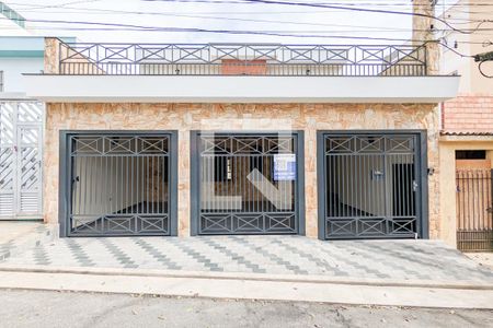 Casa à venda com 314m², 3 quartos e 3 vagas Casa à venda com 314m², 3 quartos e 3 vagasFachada