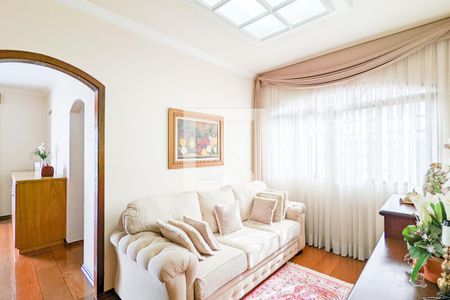 Casa à venda com 314m², 3 quartos e 3 vagas Casa à venda com 314m², 3 quartos e 3 vagasSaleta