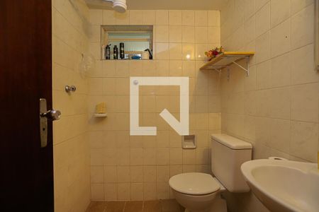 Casa à venda com 230m², 4 quartos e 3 vagasBanheiro de Serviço