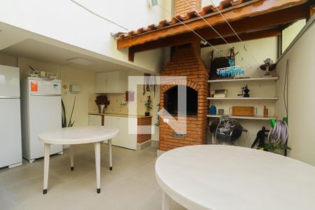 Casa à venda com 230m², 4 quartos e 3 vagasQuintal e Churrasqueira