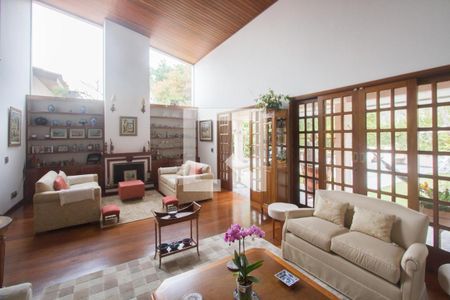 Casa à venda com 410m², 4 quartos e 6 vagasSala de Estar