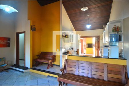 Casa para alugar com 400m², 3 quartos e 7 vagasCozinha