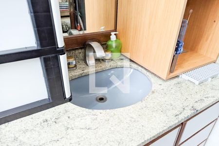 Casa à venda com 450m², 3 quartos e 3 vagasBanheiro 