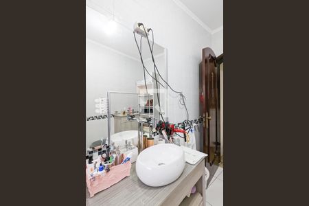 Casa à venda com 450m², 3 quartos e 3 vagasBanheiro da suíte 1 