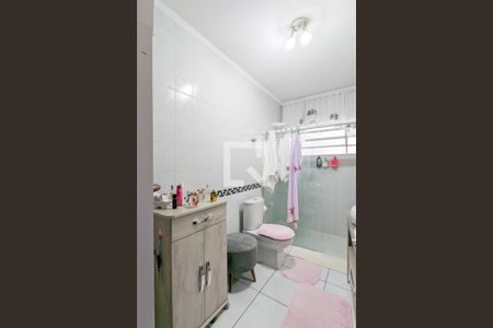 Casa à venda com 450m², 3 quartos e 3 vagasBanheiro da suíte 1 