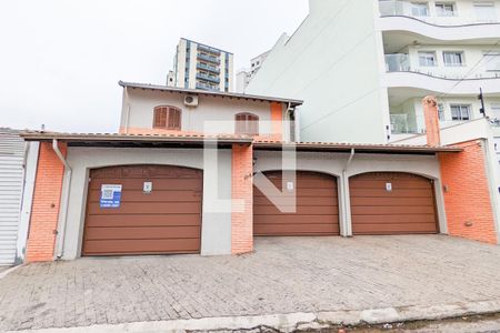Casa à venda com 450m², 3 quartos e 3 vagasFachada 