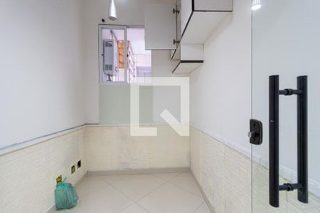 Apartamento à venda com 105m², 3 quartos e sem vaga Apartamento à venda com 105m², 3 quartos e sem vagaQuarto de Serviço