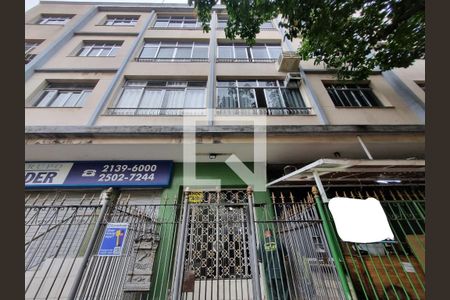 Apartamento à venda com 105m², 3 quartos e sem vaga Apartamento à venda com 105m², 3 quartos e sem vagaFachada