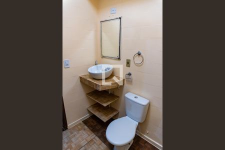 Casa à venda com 162m², 3 quartos e 5 vagas Casa à venda com 162m², 3 quartos e 5 vagasEdícula Banheiro da Suite