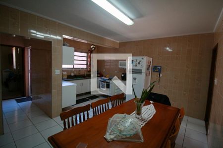 Casa à venda com 125m², 3 quartos e 2 vagas Casa à venda com 125m², 3 quartos e 2 vagasCozinha