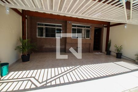 Casa à venda com 125m², 3 quartos e 2 vagas Casa à venda com 125m², 3 quartos e 2 vagasFachada