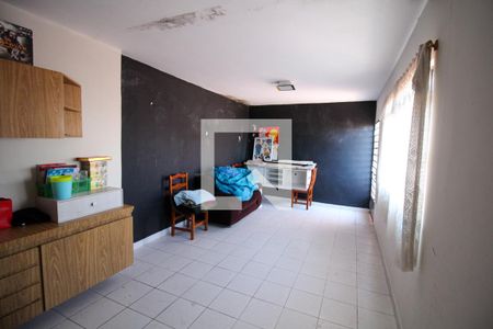 Casa à venda com 125m², 3 quartos e 2 vagas Casa à venda com 125m², 3 quartos e 2 vagasSalão