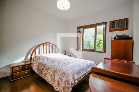 Casa de condomínio à venda com 220m², 5 quartos e 2 vagasQuarto 1