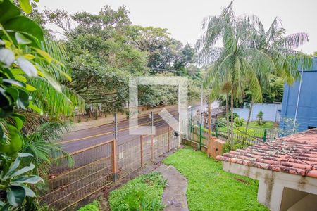 Casa de condomínio à venda com 220m², 5 quartos e 2 vagasVista