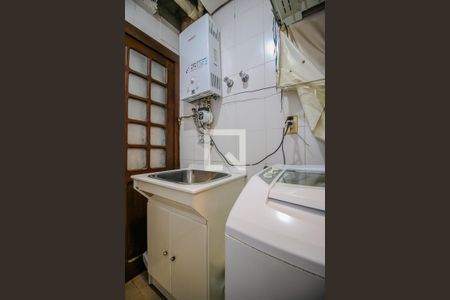 Casa de condomínio à venda com 220m², 5 quartos e 2 vagasÁrea de serviço