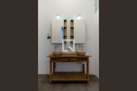 Casa à venda com 140m², 3 quartos e 2 vagasBanheiro da Suíte