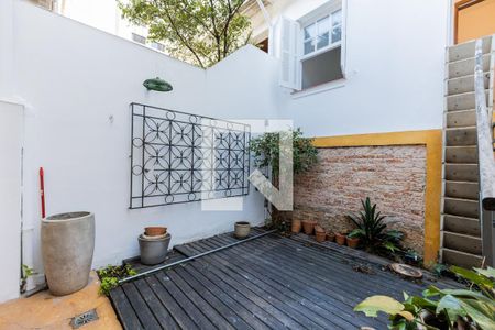 Casa à venda com 140m², 3 quartos e 2 vagasQuintal