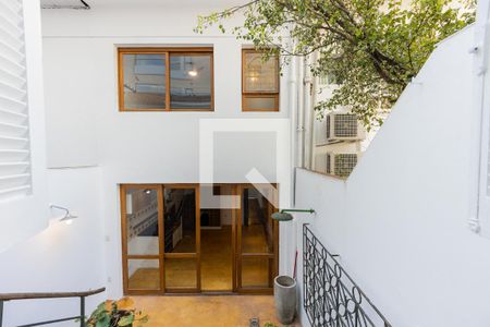 Casa à venda com 140m², 3 quartos e 2 vagasQuarto de Serviço vista