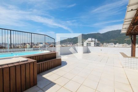 Apartamento à venda com 302m², 3 quartos e 2 vagasPiscina