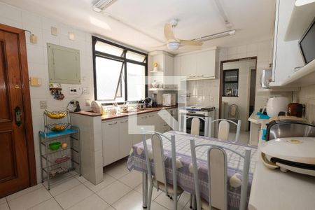 Apartamento à venda com 302m², 3 quartos e 2 vagasCozinha