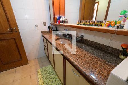 Apartamento à venda com 302m², 3 quartos e 2 vagasBanheiro Corredor
