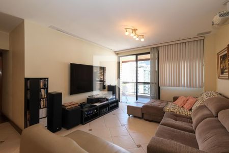Apartamento à venda com 302m², 3 quartos e 2 vagasSala de TV