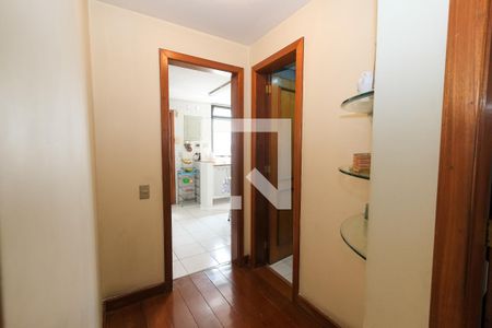 Apartamento à venda com 302m², 3 quartos e 2 vagasCorredor