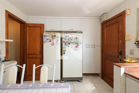 Apartamento à venda com 302m², 3 quartos e 2 vagasCozinha - Armários