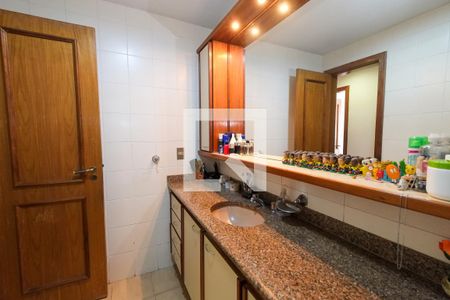 Apartamento à venda com 302m², 3 quartos e 2 vagasBanheiro Corredor