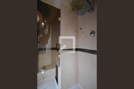 Casa de condomínio para alugar com 180m², 3 quartos e sem vagaBanheiro da Suíte