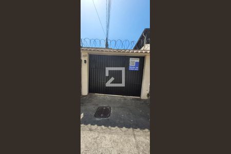 Casa de condomínio para alugar com 180m², 3 quartos e sem vaga Casa de condomínio para alugar com 180m², 3 quartos e sem vagaPlaquinha isntalada