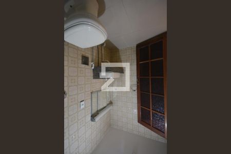 Casa de condomínio para alugar com 180m², 3 quartos e sem vagaBanheiro 2