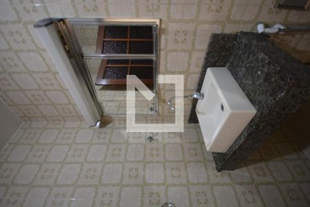 Casa de condomínio para alugar com 180m², 3 quartos e sem vagaBanheiro 2