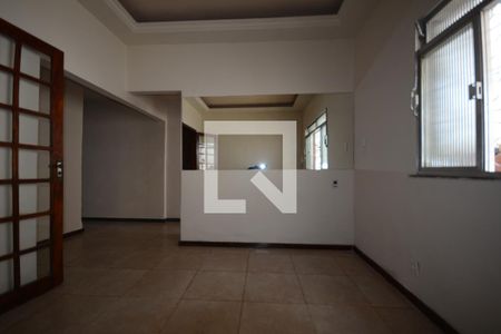 Sala de casa de condomínio para alugar com 3 quartos, 180m² em Vicente de Carvalho, Rio de Janeiro