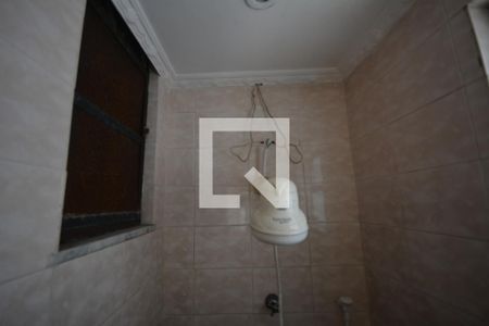 Casa de condomínio para alugar com 180m², 3 quartos e sem vagaBanheiro da Suíte