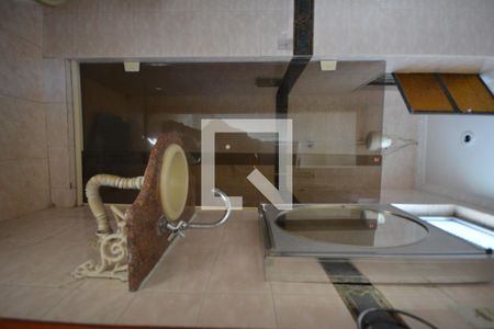 Casa de condomínio para alugar com 180m², 3 quartos e sem vagaBanheiro da Suíte