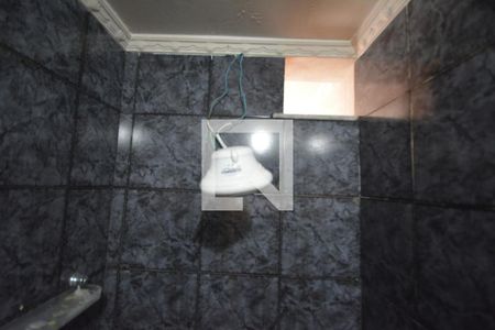 Casa de condomínio para alugar com 180m², 3 quartos e sem vagaBanheiro 1