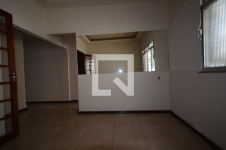 Sala de casa de condomínio para alugar com 3 quartos, 180m² em Vicente de Carvalho, Rio de Janeiro