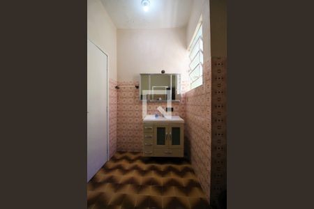 Casa à venda com 178m², 4 quartos e 2 vagasBanheiro 2