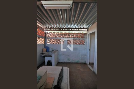 Casa à venda com 178m², 4 quartos e 2 vagasÁrea de Serviço 2