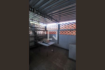 Casa à venda com 178m², 4 quartos e 2 vagasÁrea de Serviço 2