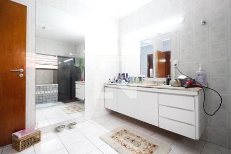 Casa à venda com 352m², 5 quartos e 6 vagas Casa à venda com 352m², 5 quartos e 6 vagasSuíte