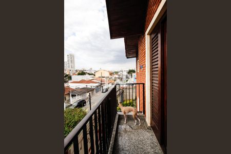Casa à venda com 352m², 5 quartos e 6 vagas Casa à venda com 352m², 5 quartos e 6 vagasVaranda